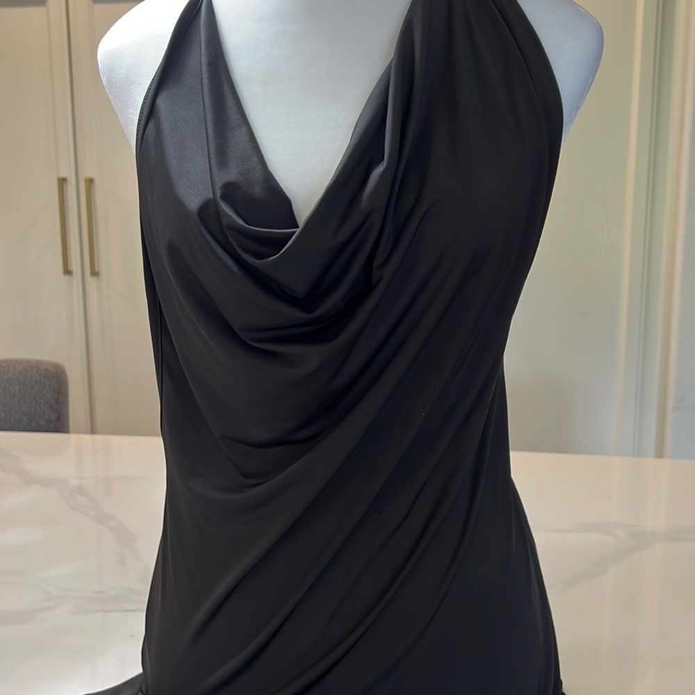 Black swimsuit cover is perfect for covering up bikini out of the pool. Spandex